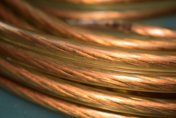 Eficiência do cabo nu na indústria.