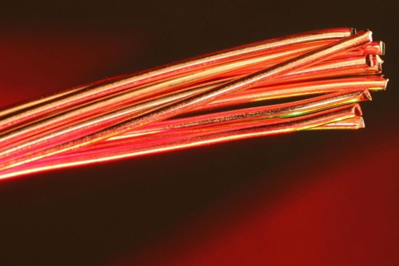 Vantagens do cabo bimetálico.